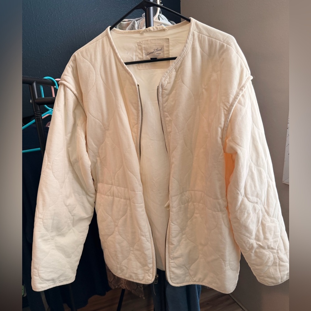 Universal Thread Off-White Quilted Puffer Jacket